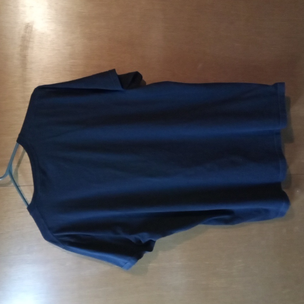 Hollister Men's Black T-Shirt - Picture 3 of 4